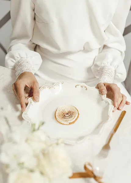 6 Pratos 26cm Brancos com ornamento